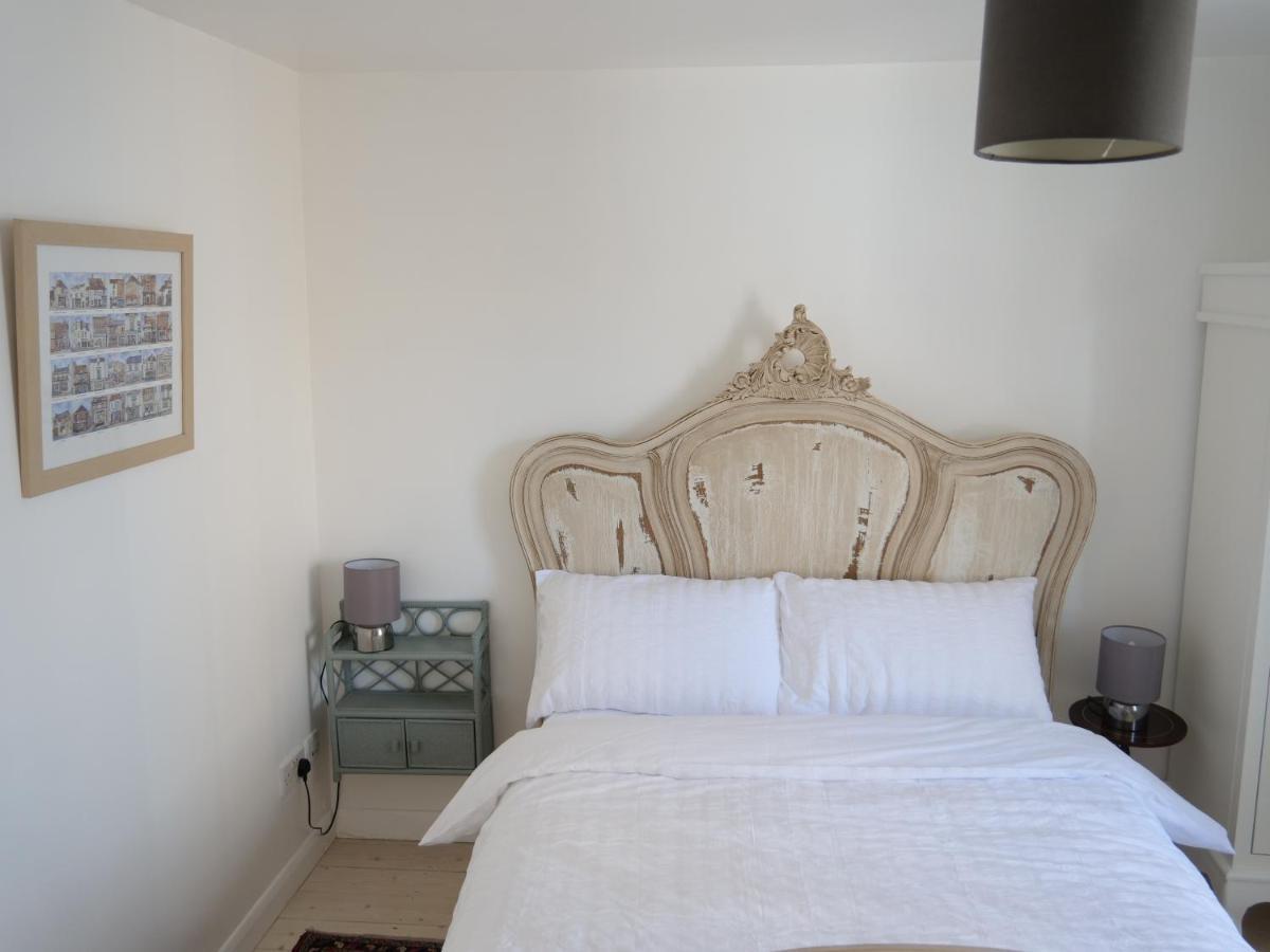 Luxury 3 Bathroom Cinema And Sauna Seaford Exterior photo