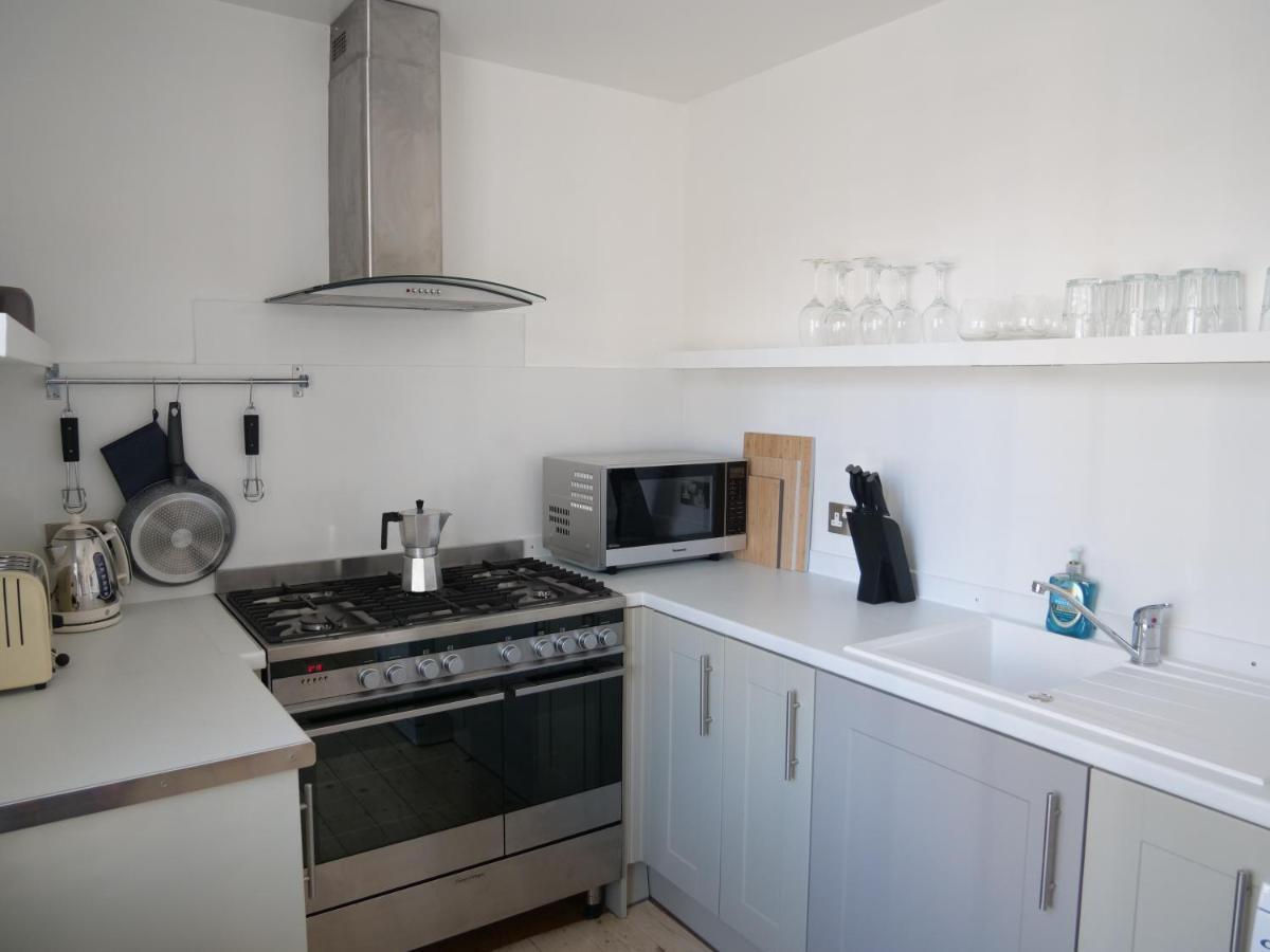 Luxury 3 Bathroom Cinema And Sauna Seaford Exterior photo